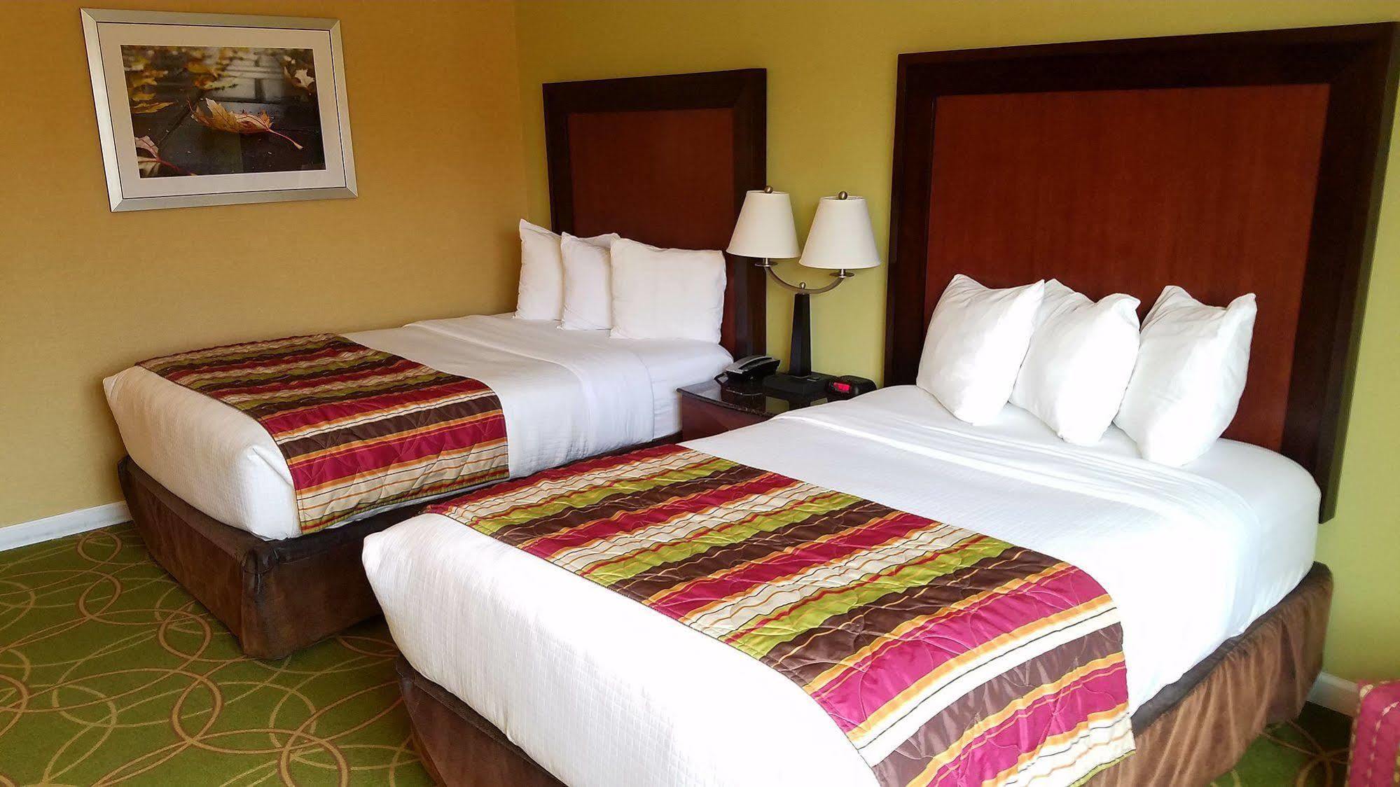 Days Inn By Wyndham Penn State State College Dış mekan fotoğraf