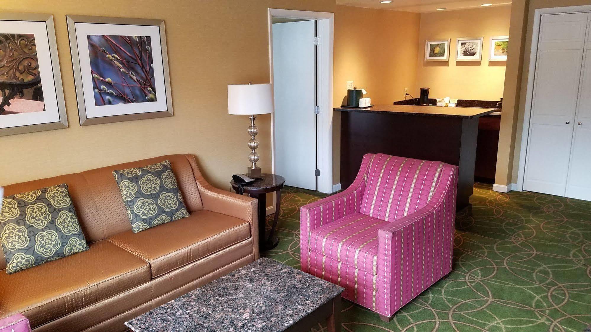 Days Inn By Wyndham Penn State State College Dış mekan fotoğraf